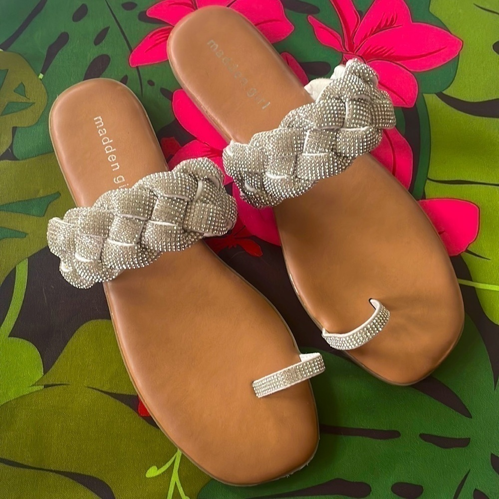 Brand New Madden Girl Braided Rhinestone Toe Strap Slip On Tate Sandals